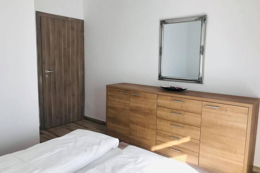 Bonte Residence Str Daliei Nr 3 Giroc Bagian luar foto